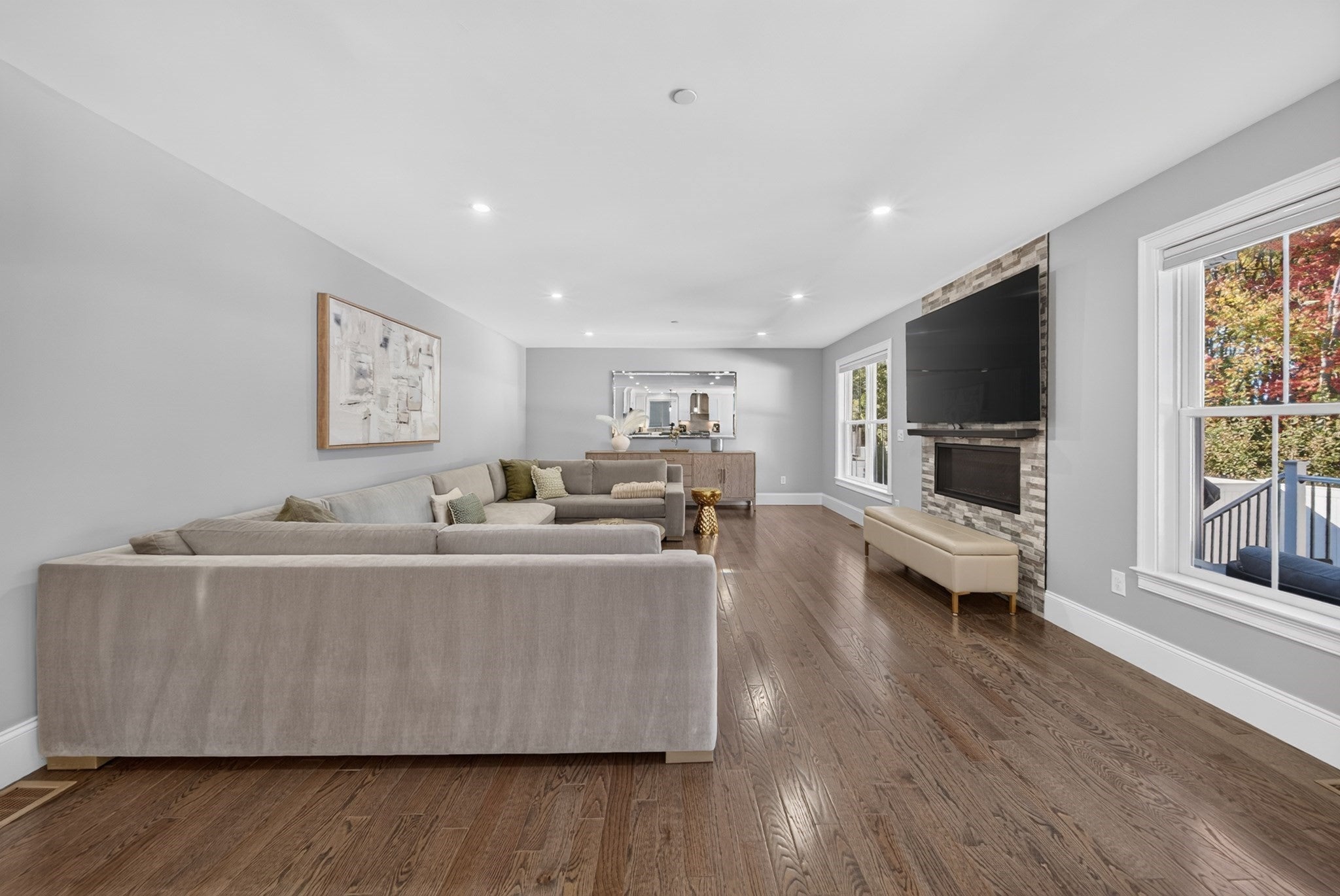 24 Douglas St