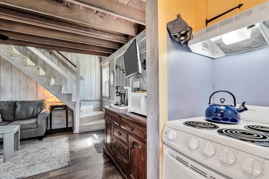 12 Vanduzer Rd #8, Barnstable, MA Photo #11