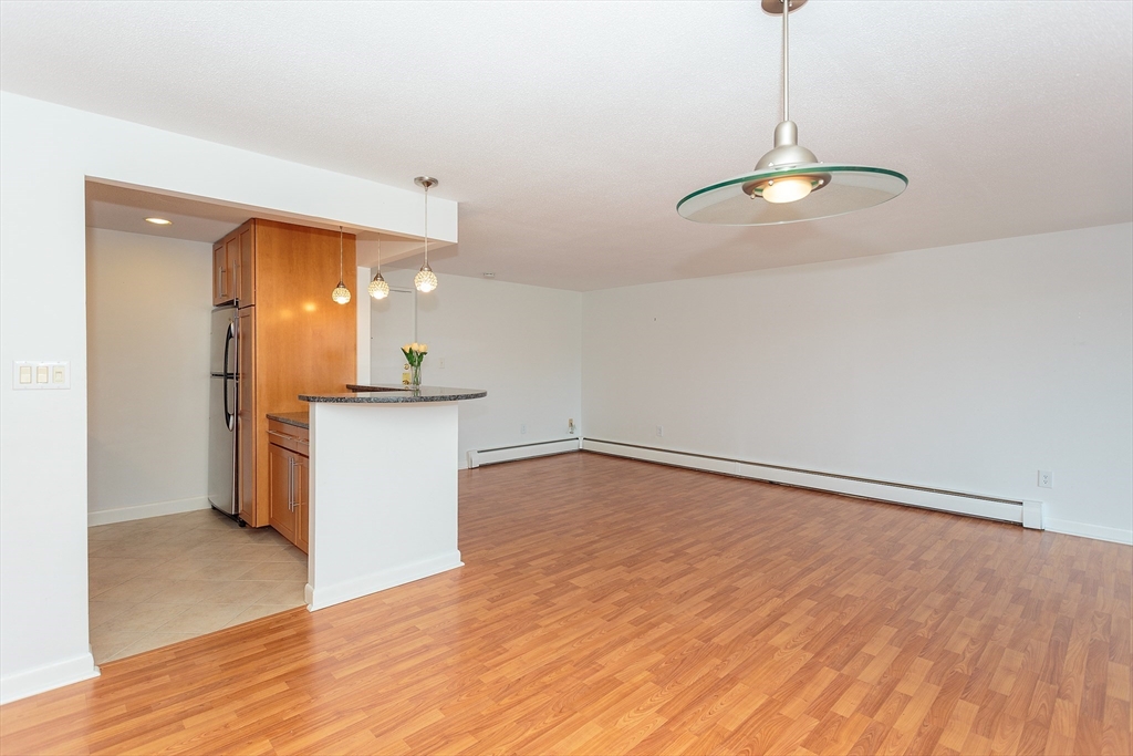 64 Main St 52B