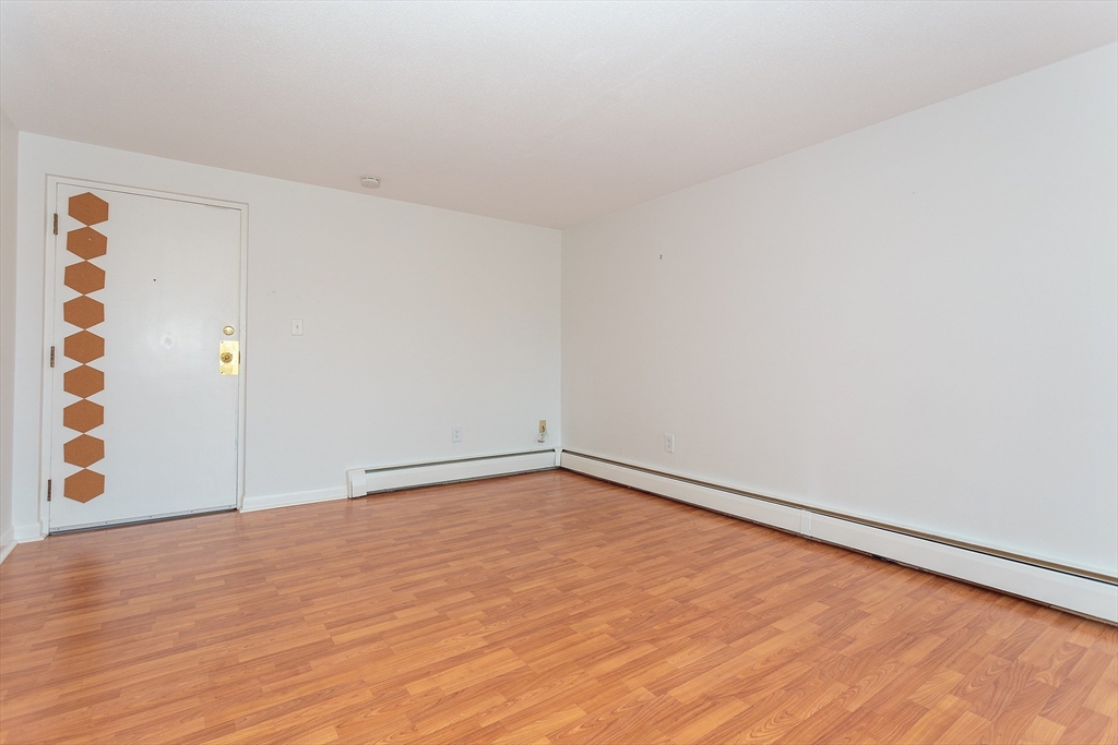 64 Main St 52B