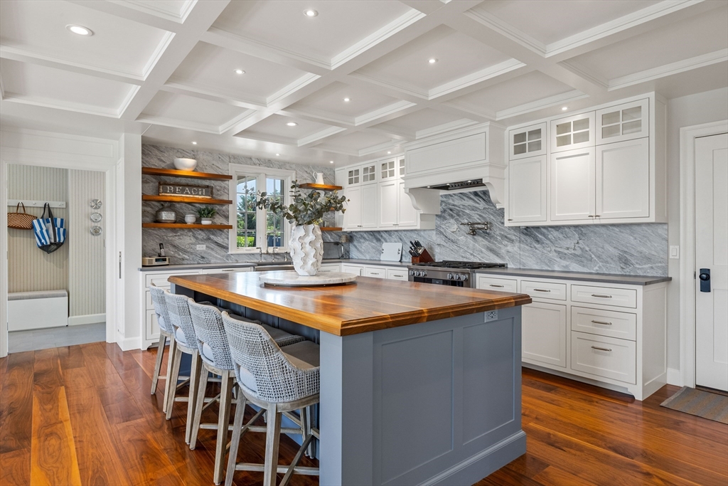 Chatham, Massachusetts 02633, United States, 5 Bedrooms Bedrooms, ,7 BathroomsBathrooms,Residential,Active,198014