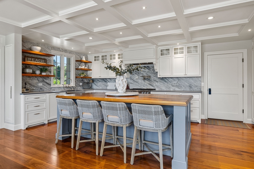 Chatham, Massachusetts 02633, United States, 5 Bedrooms Bedrooms, ,7 BathroomsBathrooms,Residential,Active,198014