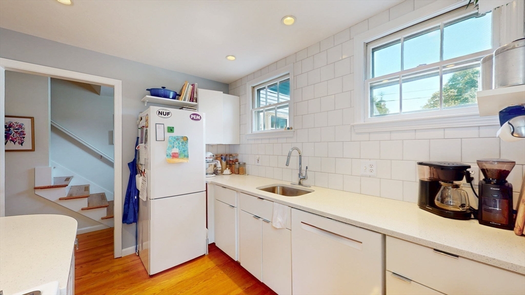 989 Chestnut Street 8