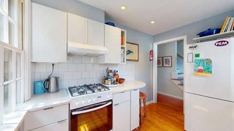 989 Chestnut Street 8 Newton MA 02464