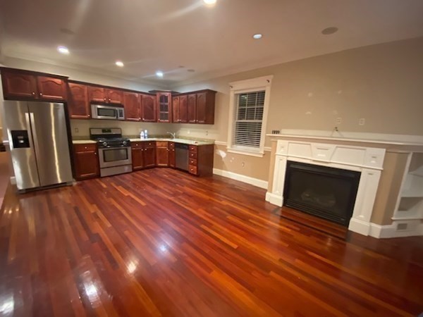 4619 Washington St 1