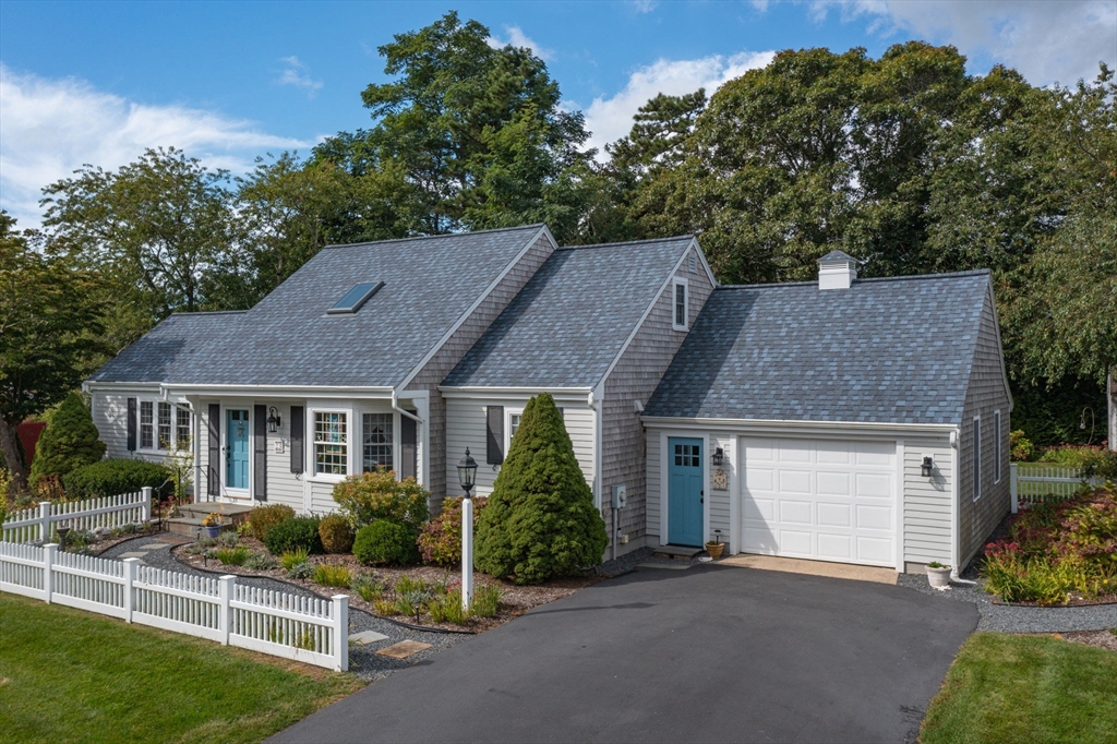 23 Dauphine Dr
