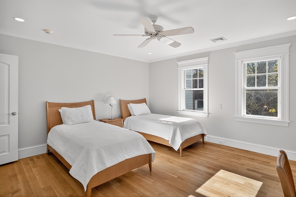 Barnstable, Massachusetts 02635, United States, 7 Bedrooms Bedrooms, ,8 BathroomsBathrooms,Residential,Active,244056