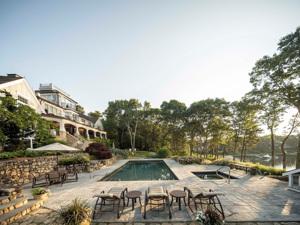 Barnstable, Massachusetts 02635, United States, 7 Bedrooms Bedrooms, ,8 BathroomsBathrooms,Residential,Active,244056