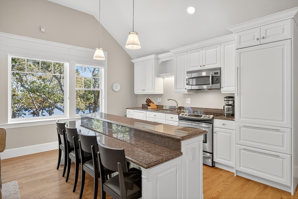 Barnstable, Massachusetts 02635, United States, 7 Bedrooms Bedrooms, ,8 BathroomsBathrooms,Residential,Active,244056