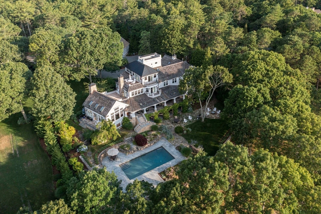 Barnstable, Massachusetts 02635, United States, 7 Bedrooms Bedrooms, ,8 BathroomsBathrooms,Residential,Active,244056