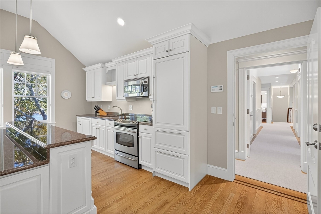 Barnstable, Massachusetts 02635, United States, 7 Bedrooms Bedrooms, ,8 BathroomsBathrooms,Residential,Active,244056