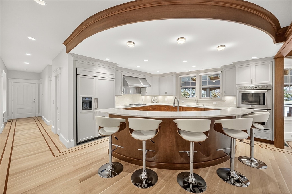 Barnstable, Massachusetts 02635, United States, 7 Bedrooms Bedrooms, ,8 BathroomsBathrooms,Residential,Active,244056