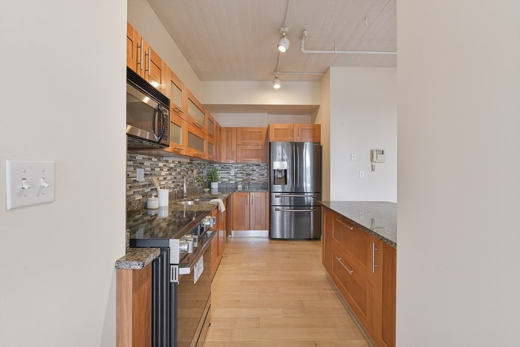 210 South Street 11-6