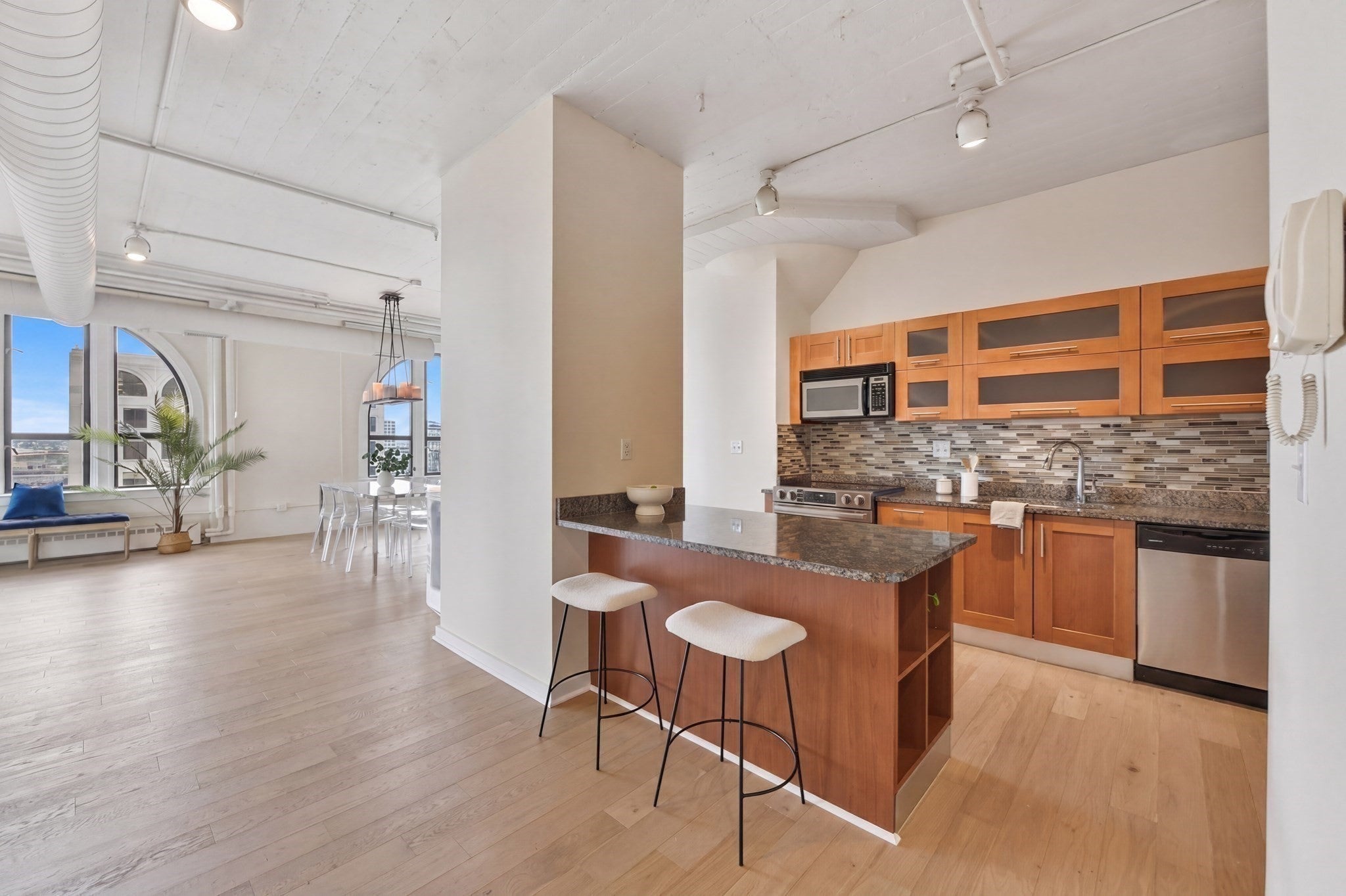 210 South Street 11-6