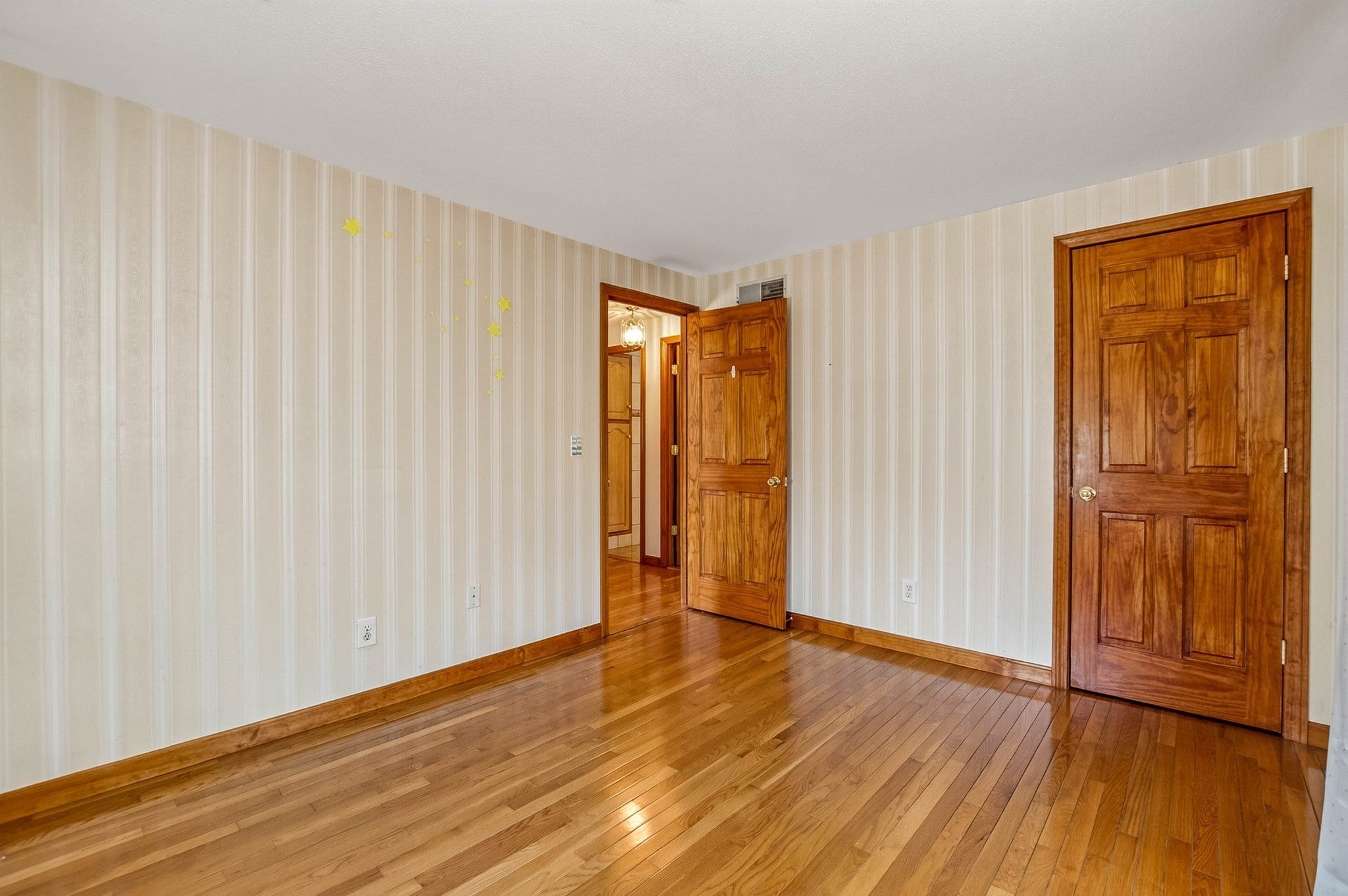 21 Cardosi Ct, Pawtucket, RI, 21 Cardosi Ct, Pawtucket, RI Photo #15