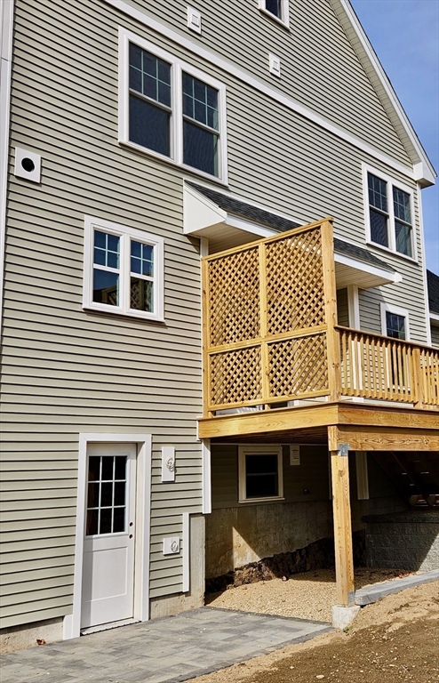 90 Willow Street 1