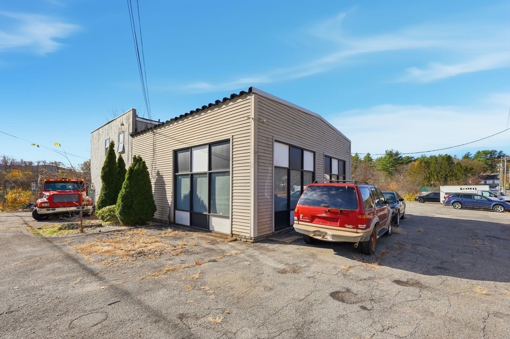 118 W Main St