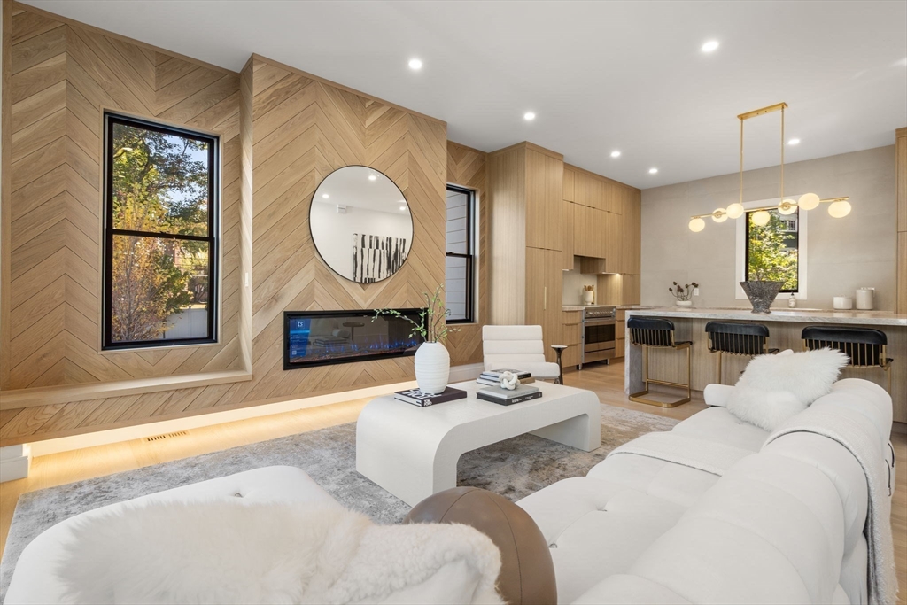 180 Hunnewell Ave 180