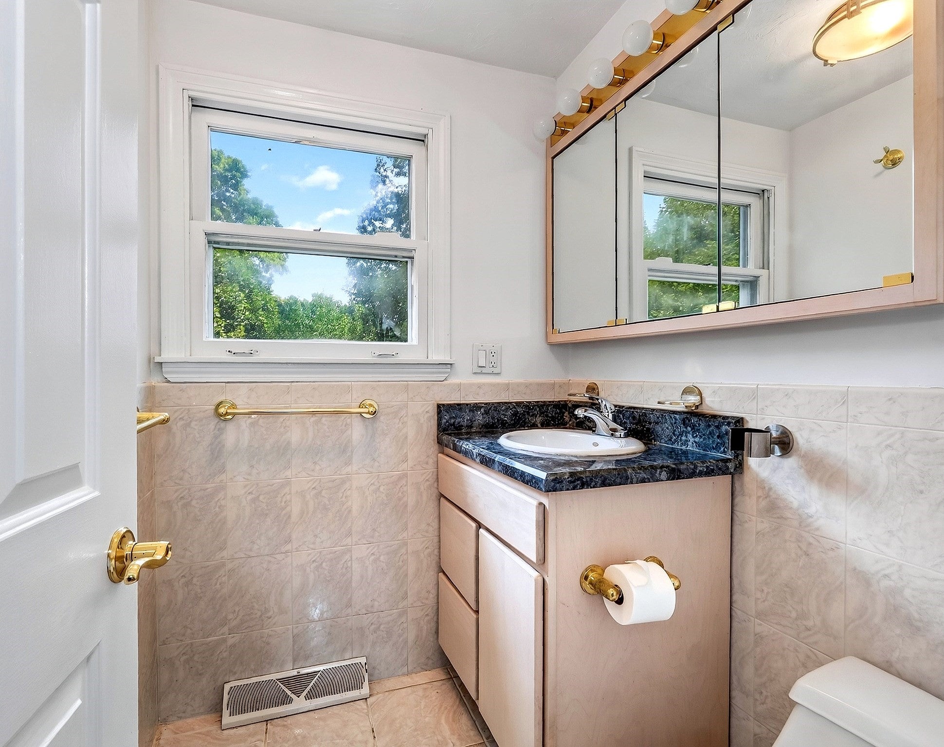 24 Lisa Rd #24, Randolph, MA, 24 Lisa Rd #24, Randolph, MA Photo #7