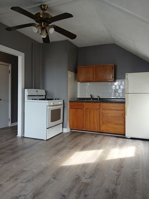 Photo of 45 Whipple St #3R, Fall River, MA 02721 (MLS # 73483844)