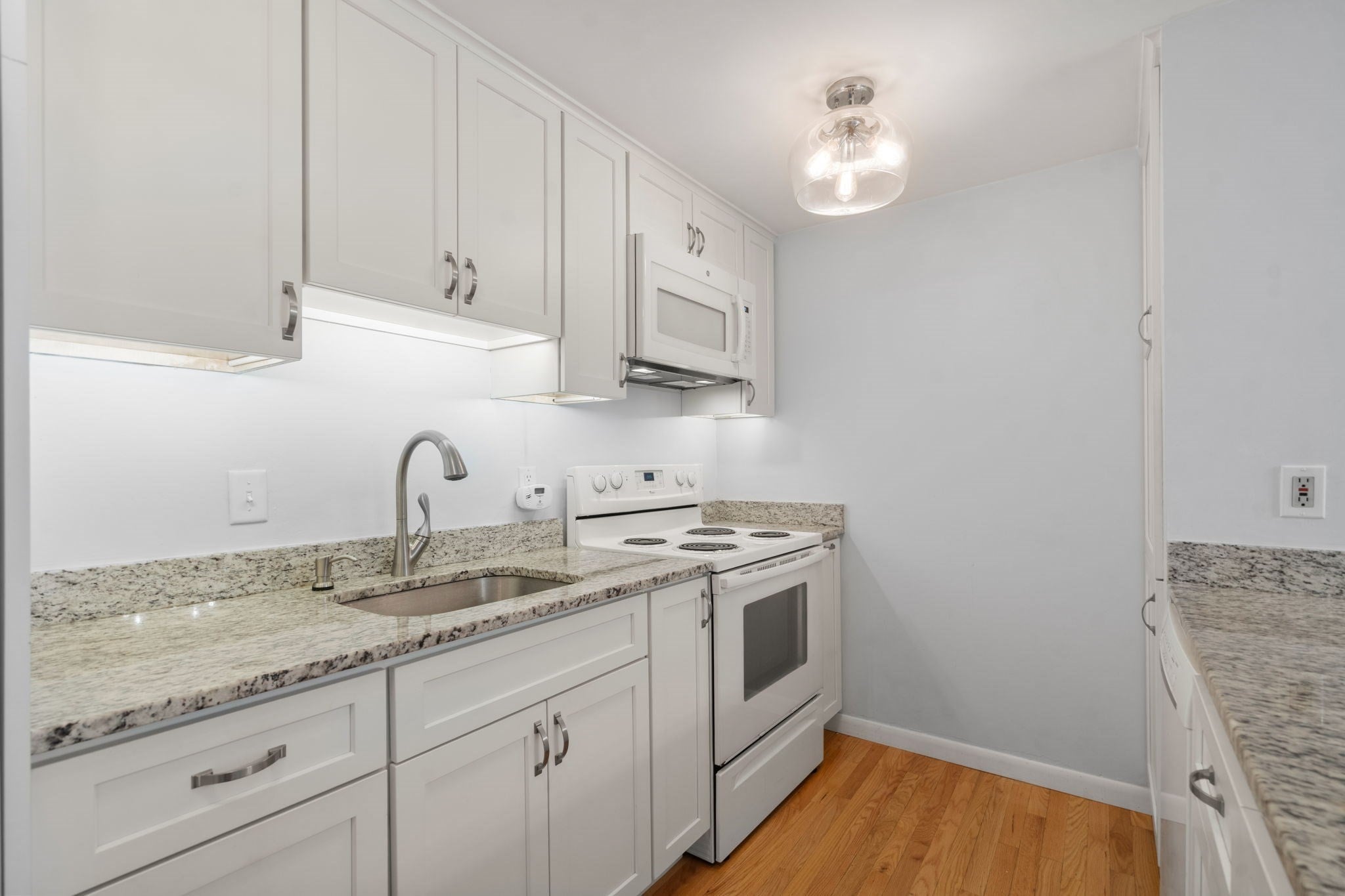 60 Lake St #E, Winchester, MA Photo #3