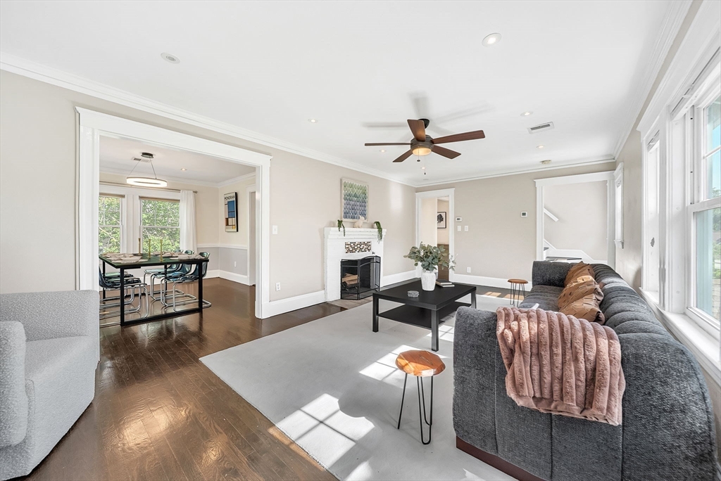 15 Noble St 15