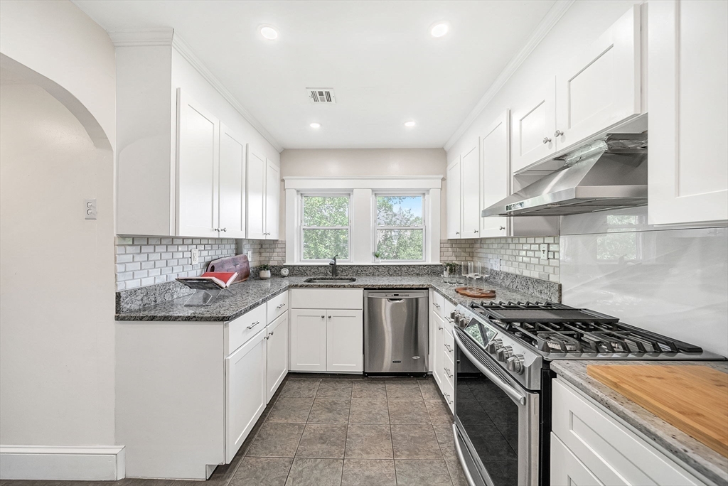 15 Noble St 15