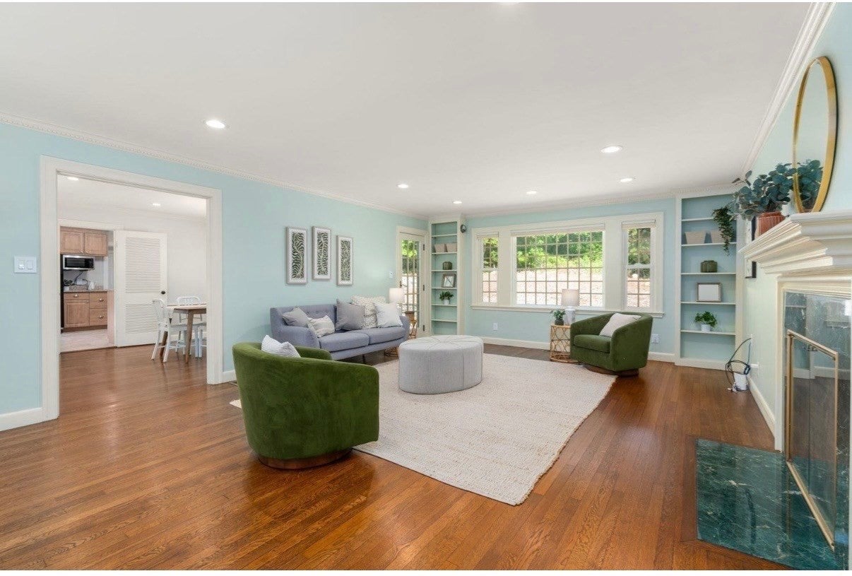 118 Newton St #118, Weston, MA Photo #2