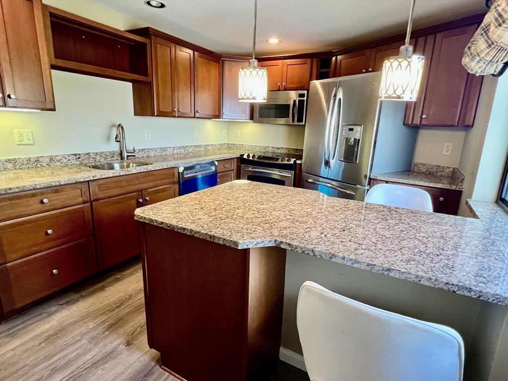 295 Lynn Shore Drive 401