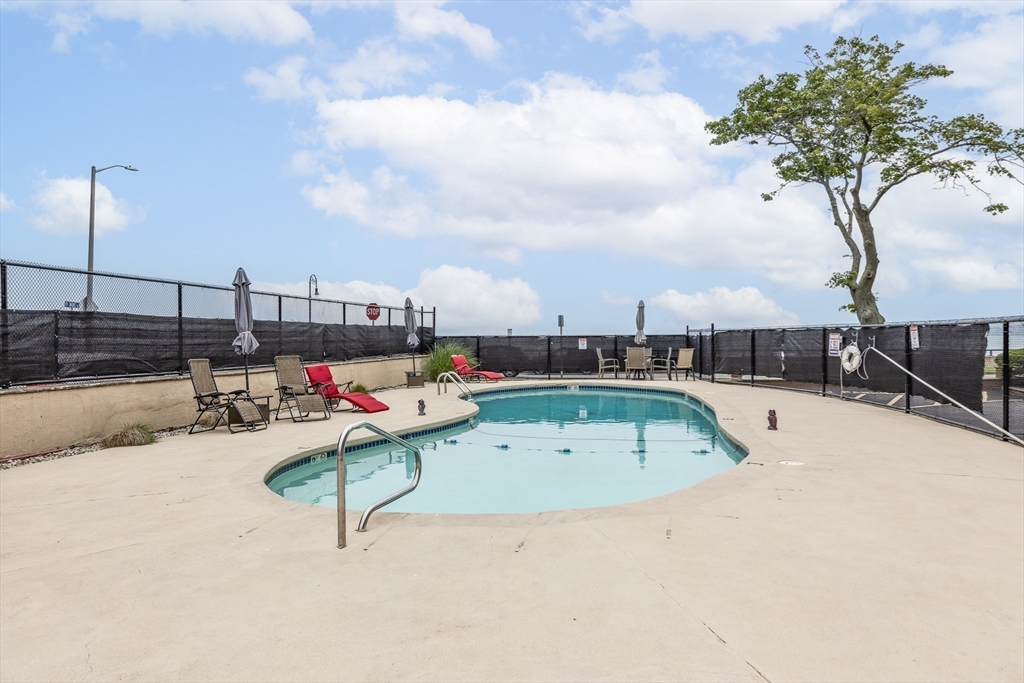 295 Lynn Shore Drive 401