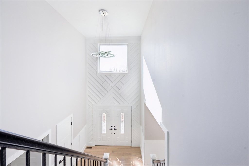 11 Falcon Dr