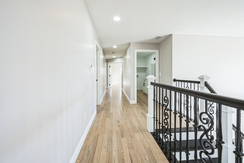 11 Falcon Dr