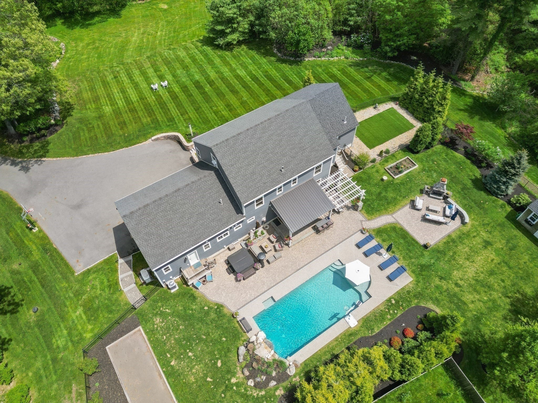 57 Candlewood Dr