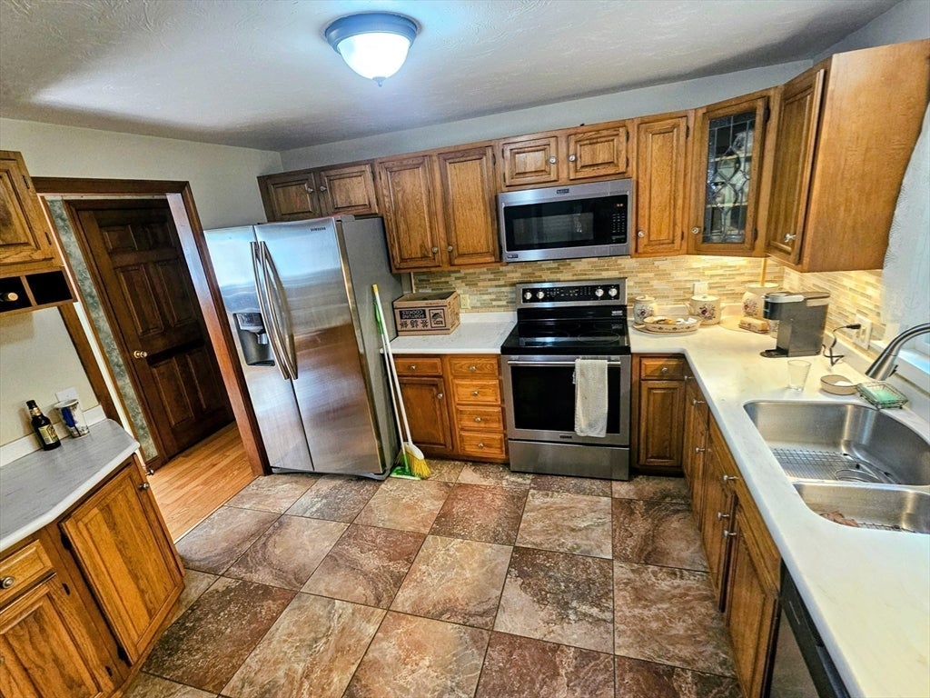 4 Sycamore Dr, Rutland, MA, 4 Sycamore Dr, Rutland, MA Photo #11