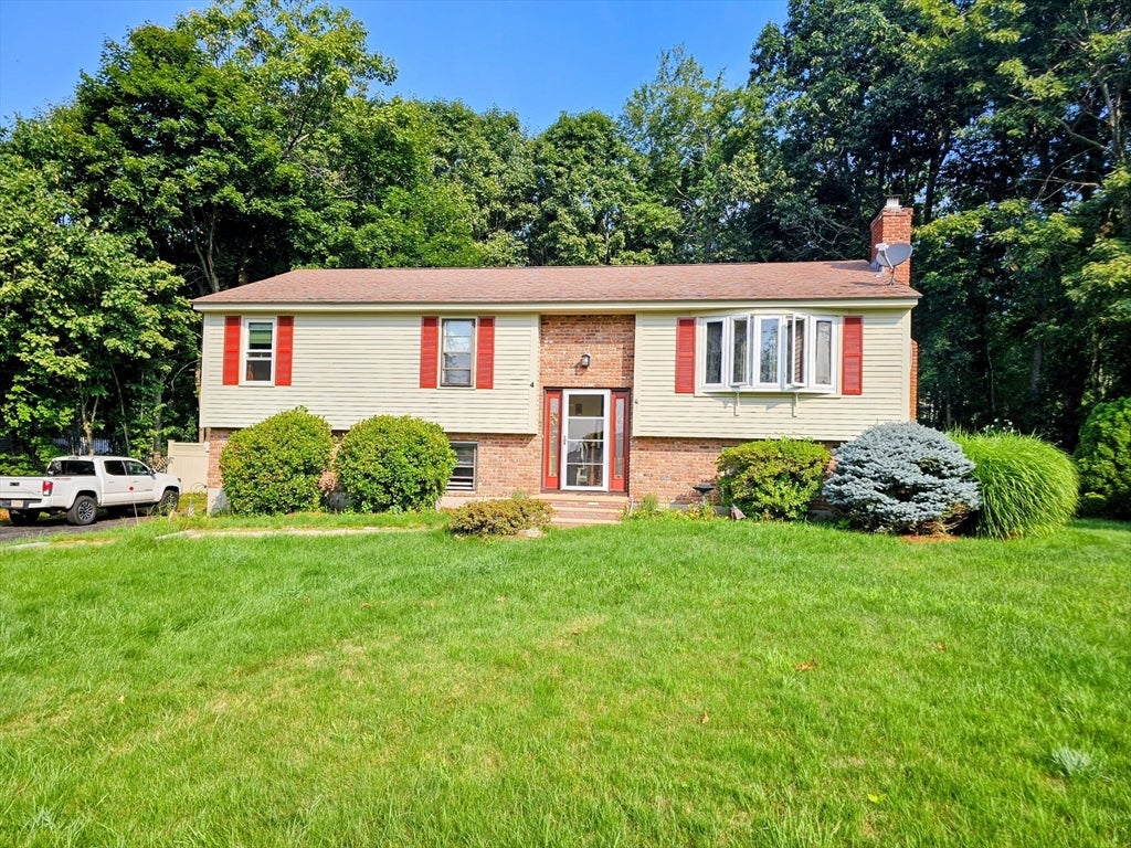 4 Sycamore Dr