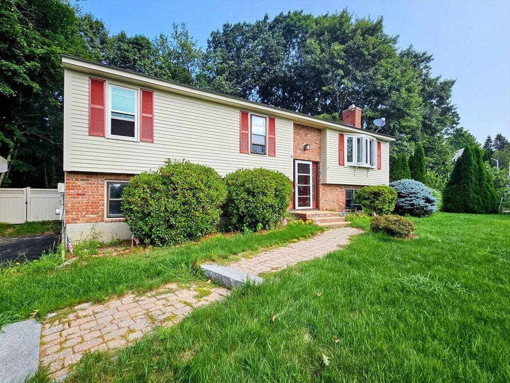 4 Sycamore Dr