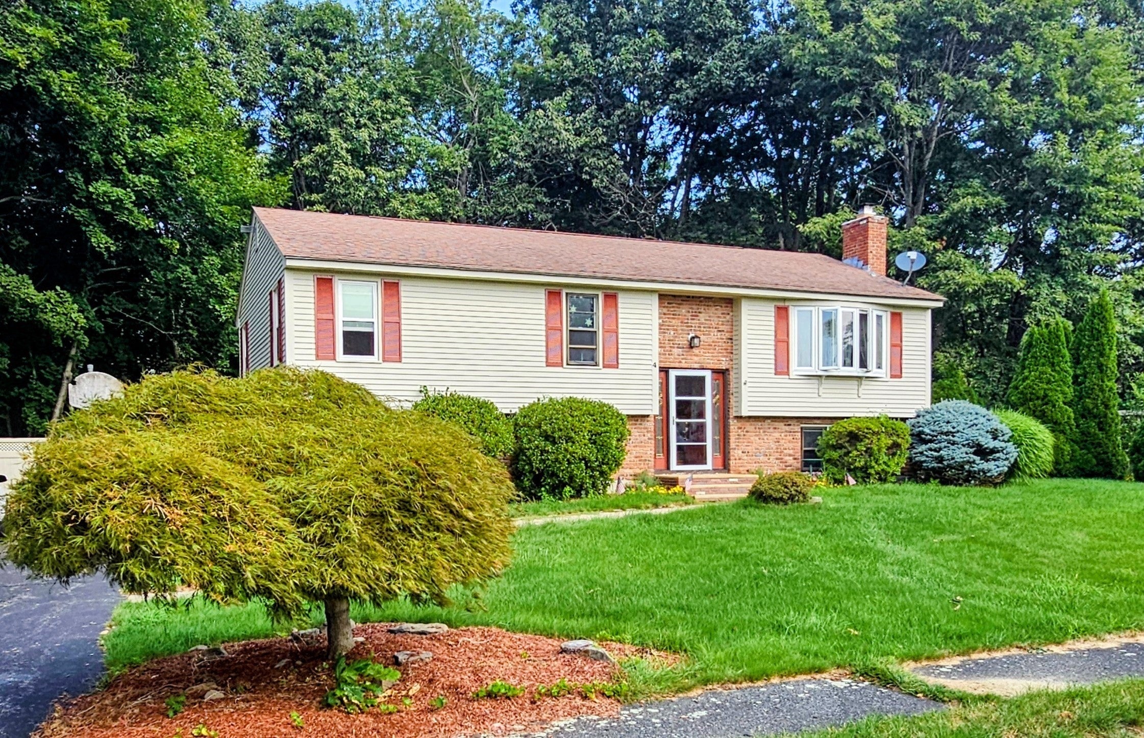 4 Sycamore Dr