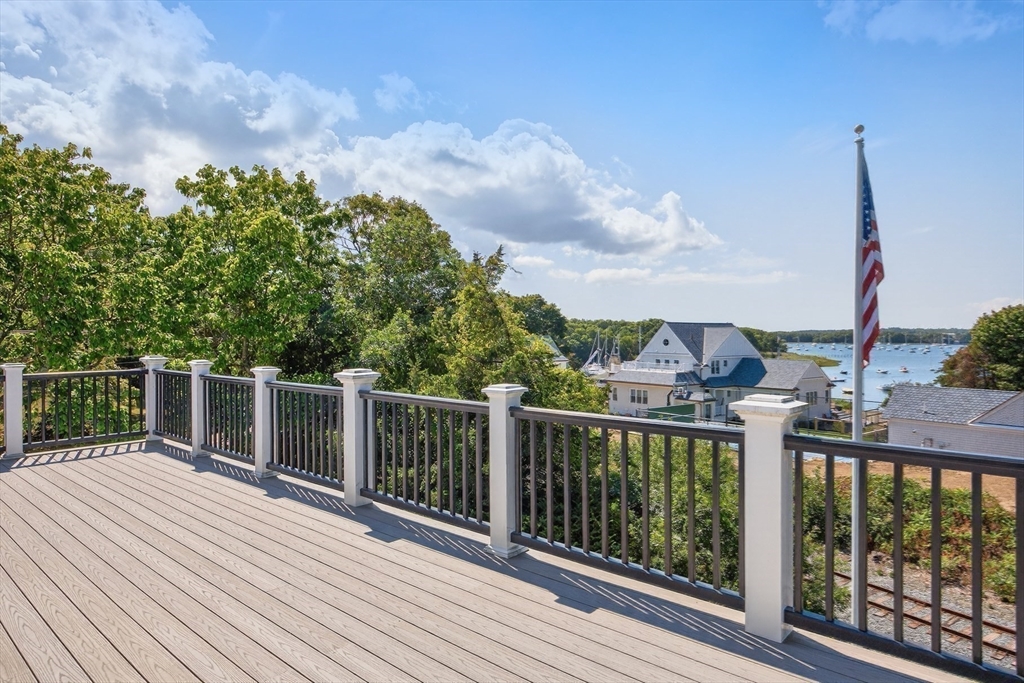48 Red Brook Harbor Rd
