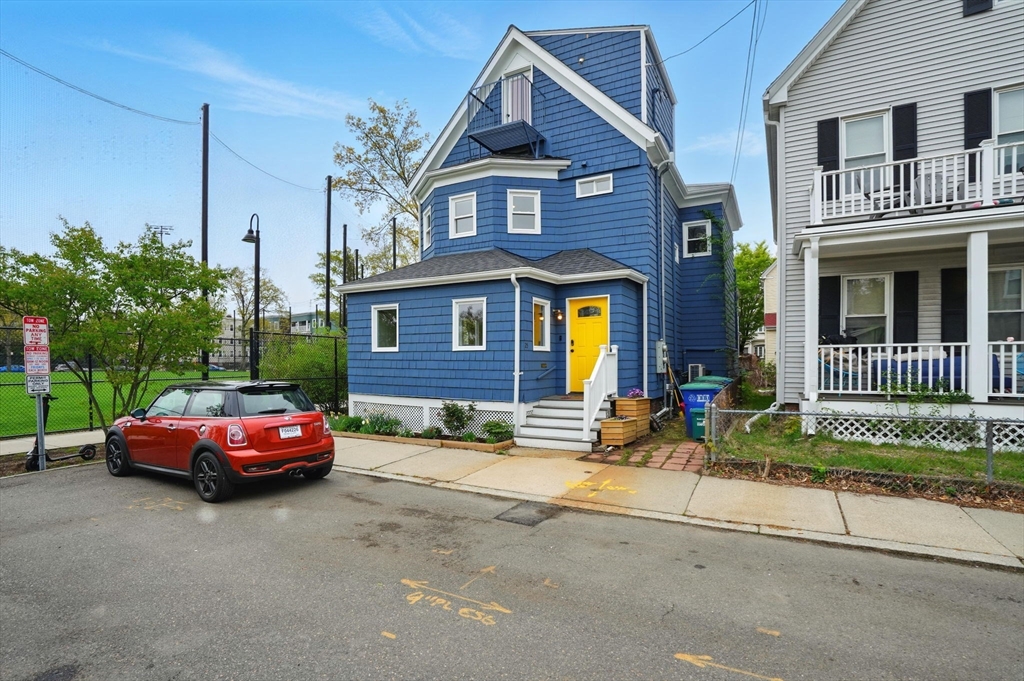 25 Bowdoin St