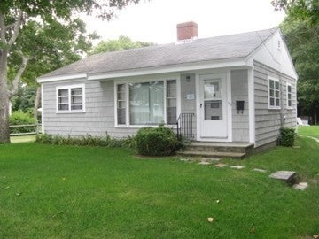 Photo of 169 Seaview Ave #Front, Yarmouth, MA 02664 (MLS # 73589804)