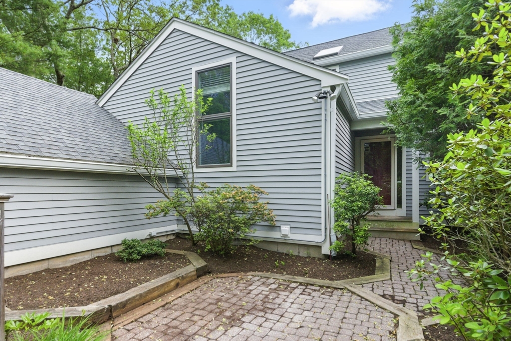 2 Hillside Dr 2