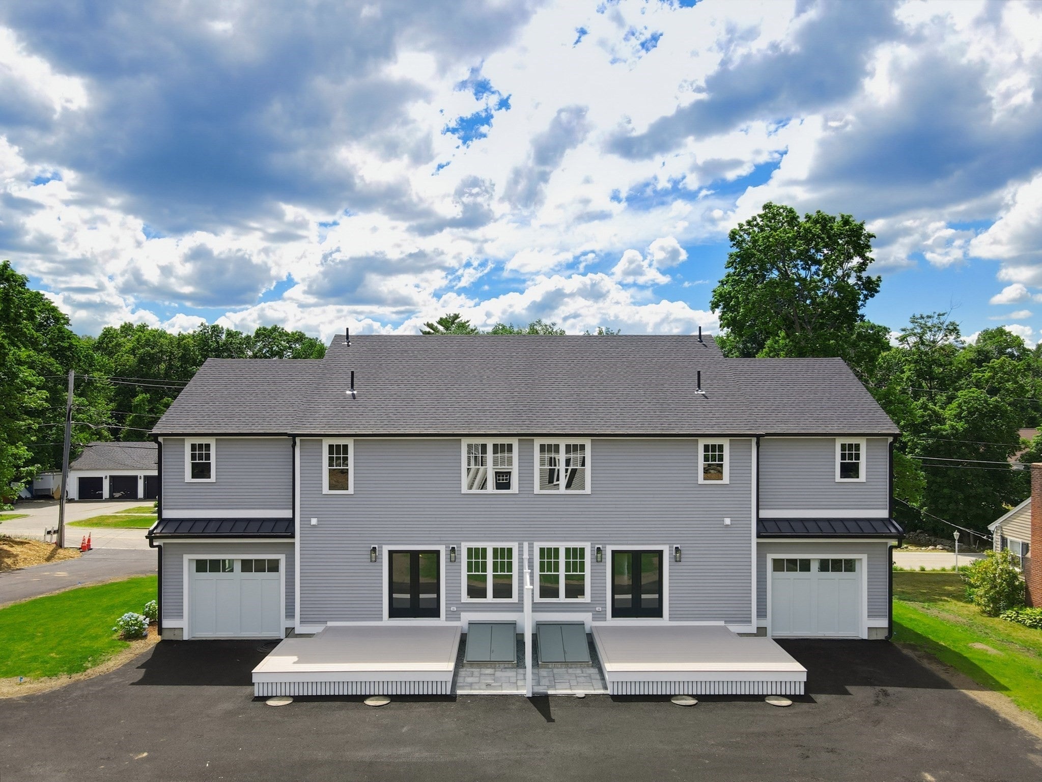 35R Poquanticut Ave R