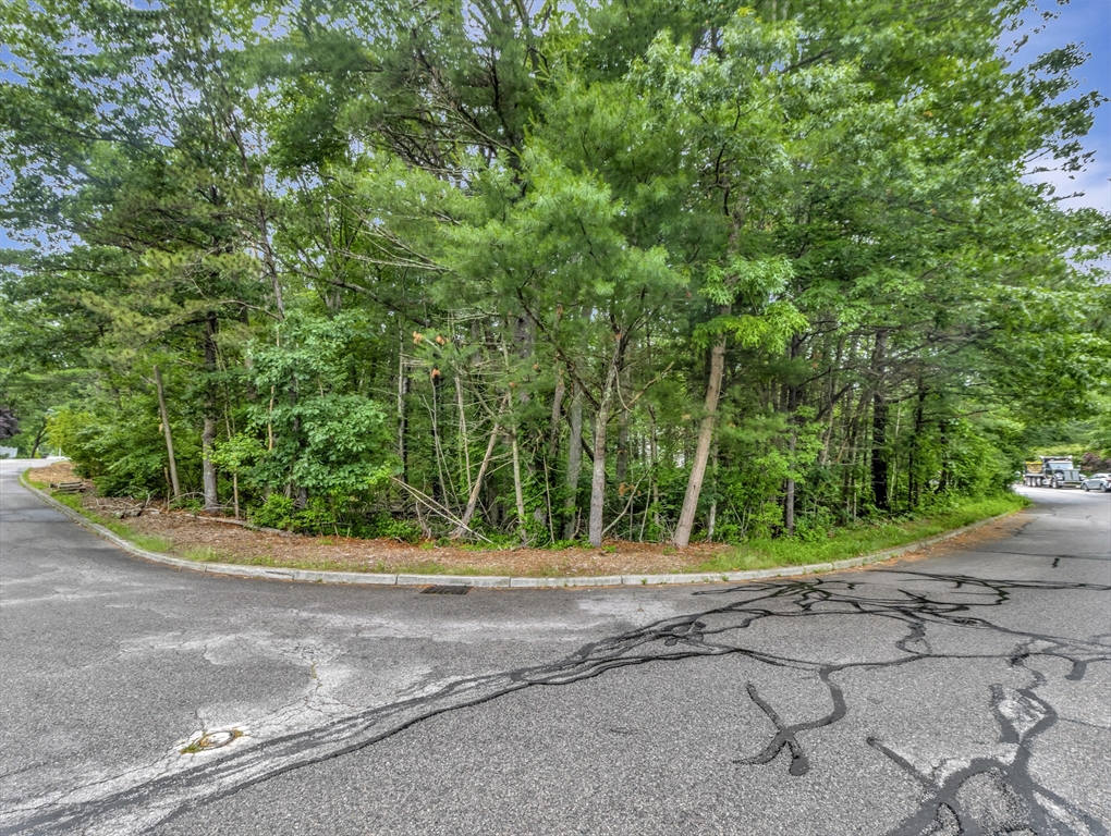 15 Randall Farm Drive