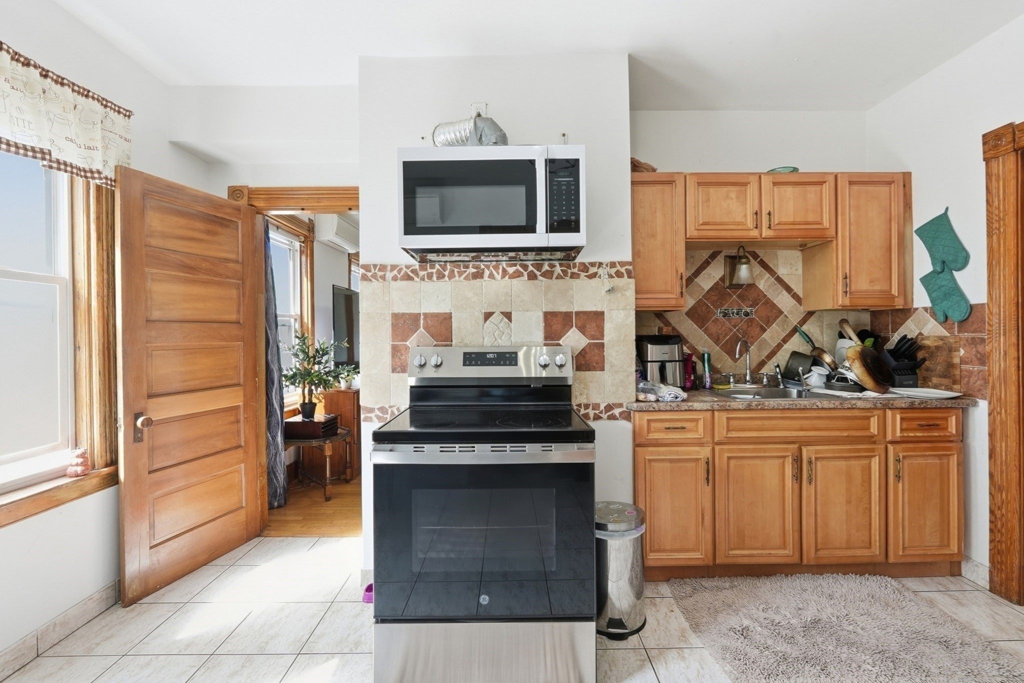 15 Maple Tree Ln, Worcester, MA, 15 Maple Tree Ln, Worcester, MA Photo #18