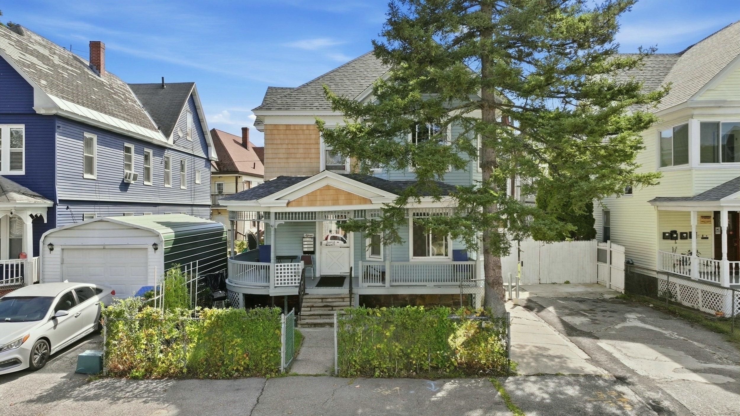 Photo of 15 Maple Tree Ln, Worcester, MA