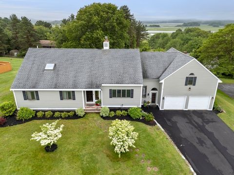 23 Mulholland Dr Ipswich MA 01938