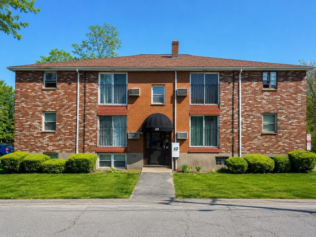 69 W Elm Ter #1, Brockton, MA Photo #2