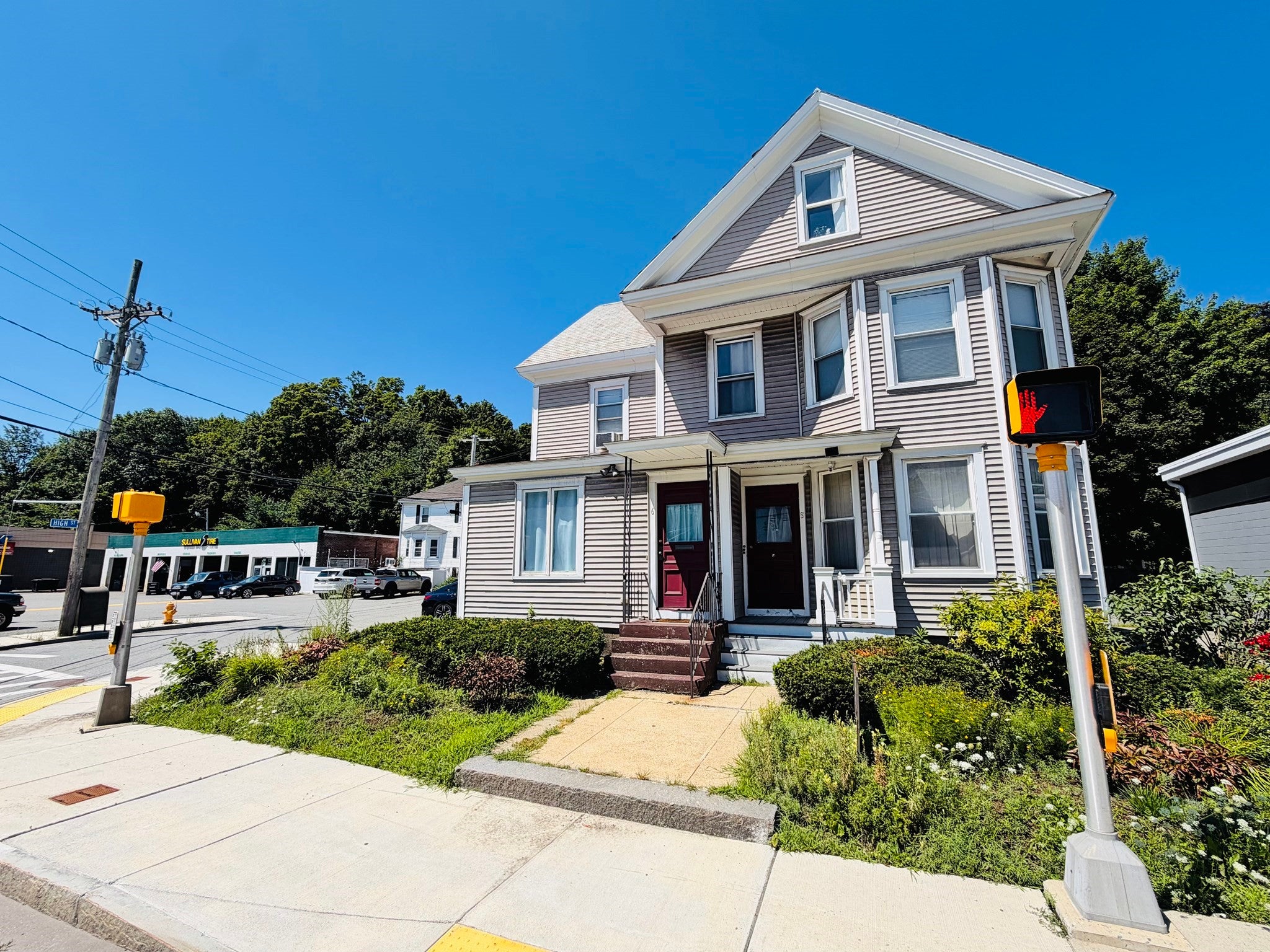 6 N Main St