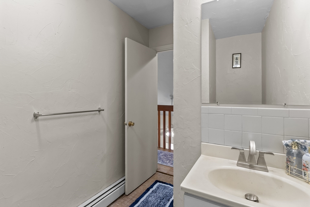 93 Pine St, Leicester, MA Photo #23