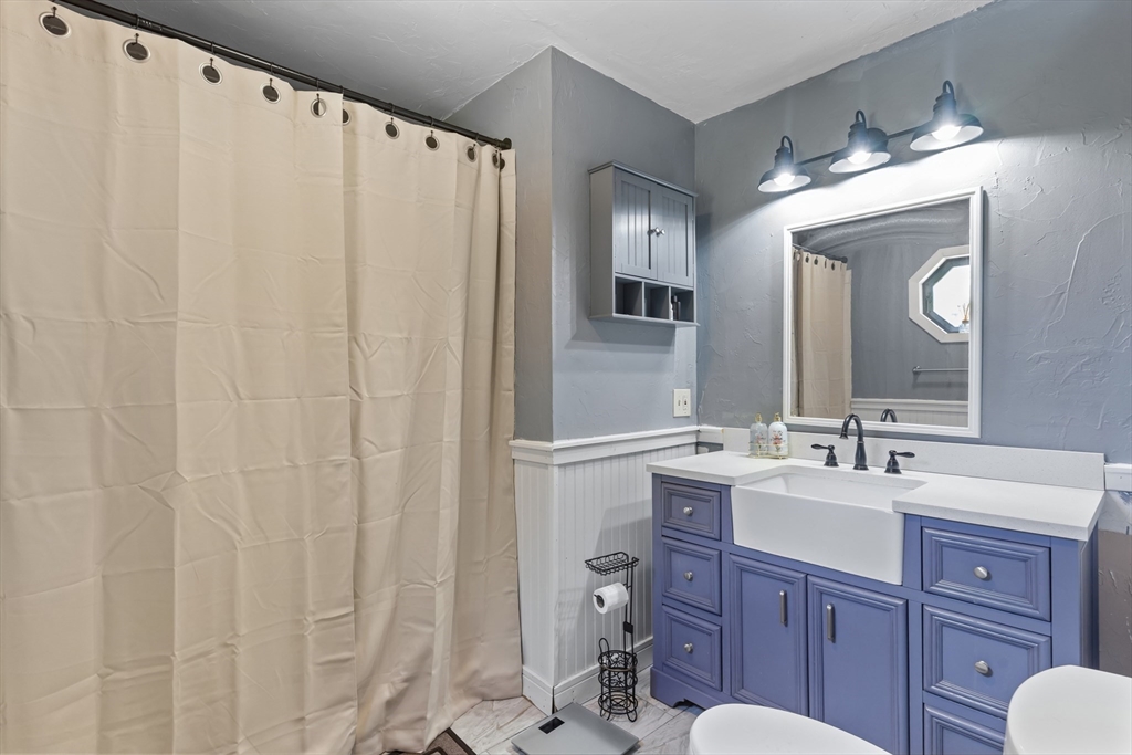 93 Pine St, Leicester, MA Photo #12